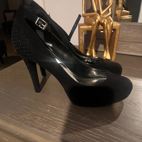 Shoes - Picture 1 of 6